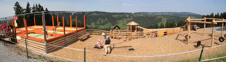 Spielplatz oberhalb von der Bergstation des Alpin Coasters