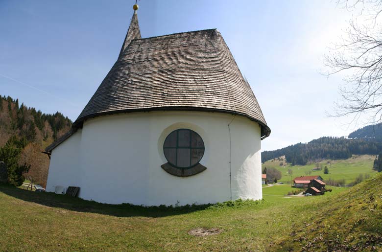 Hochplateau Hagspiel - Bruder Klaus Kapelle - Gesamtbild, aus 3 einzelnen Bildern zusammengesetzt