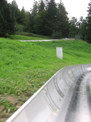 Hündel Sommerrodelbahn , Eine Gaudi diese Kurven, wenn kein Angsthase vor einem ist!