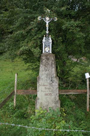 Das Denkmal gilt der Familie Breyer, "Säger" aus Ratholz