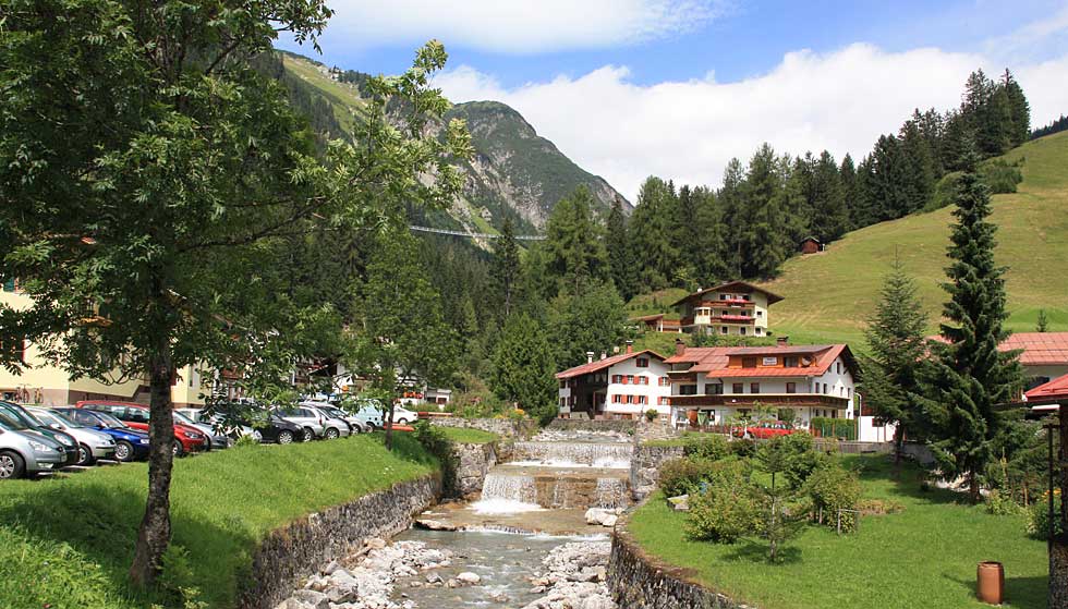 letzter Blick auf die SeilbrückeOrt Holzgau