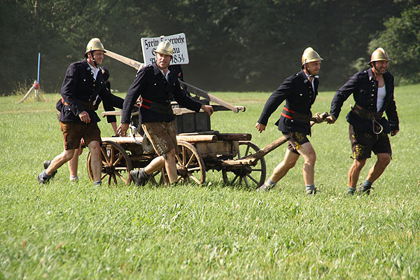 FFW Schönau - historische Übung 2013