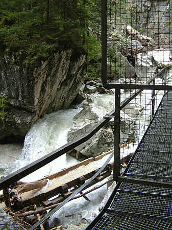 Abgesperrter Eingang Pöööatschlucht